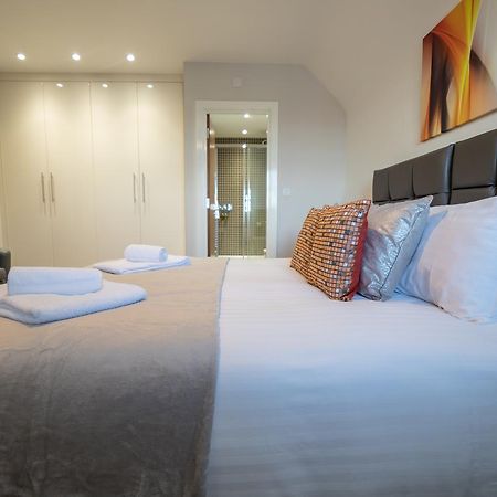 Helios Court Penthouse Serviced Apartment By Ferndale Maidenhead Exterior photo