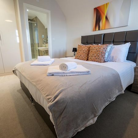 Helios Court Penthouse Serviced Apartment By Ferndale Maidenhead Exterior photo