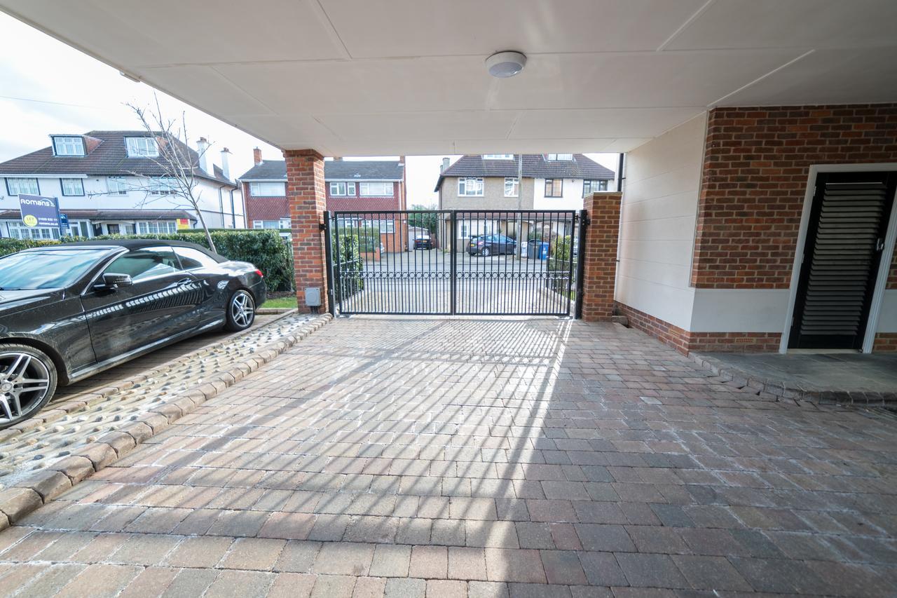 Helios Court Penthouse Serviced Apartment By Ferndale Maidenhead Exterior photo