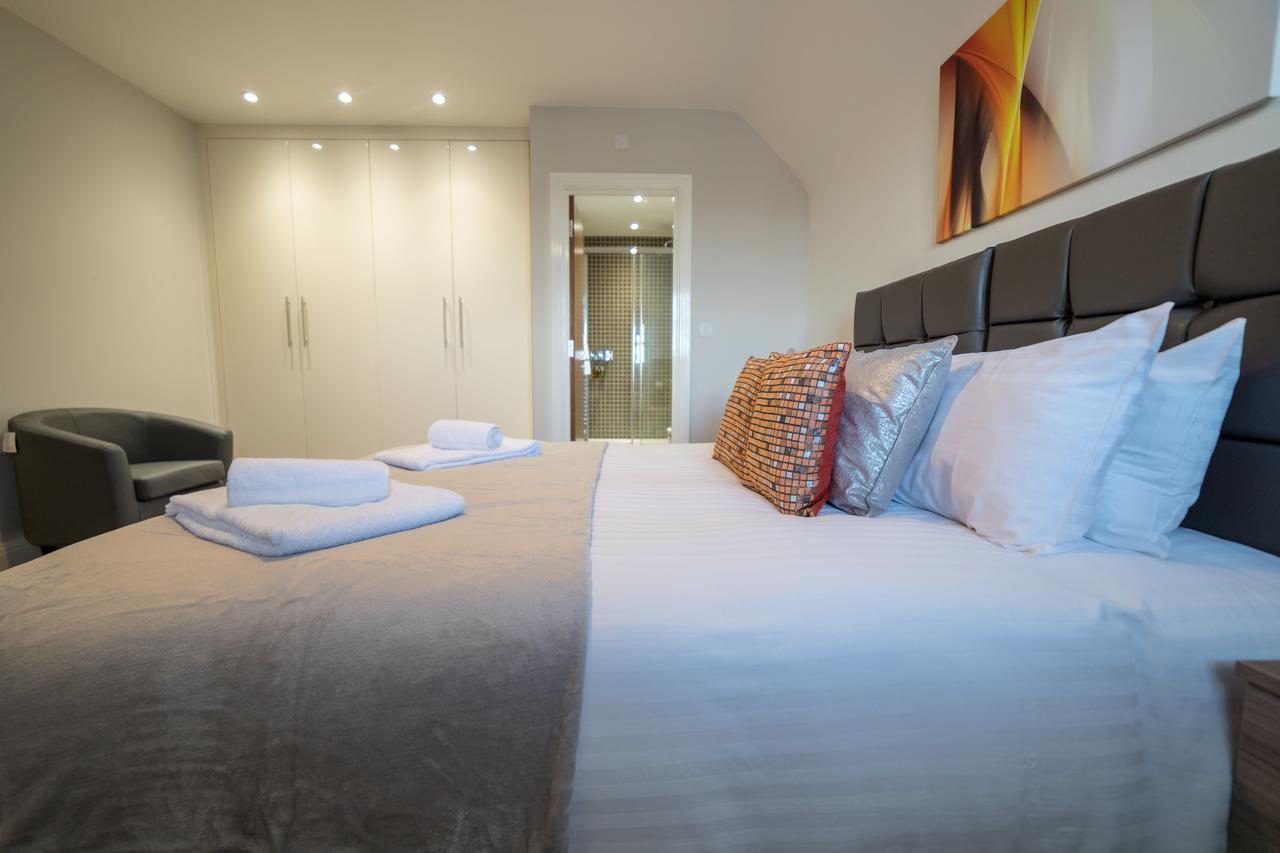 Helios Court Penthouse Serviced Apartment By Ferndale Maidenhead Exterior photo