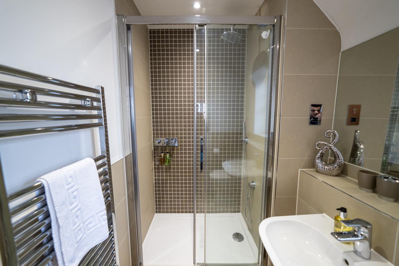 Helios Court Penthouse Serviced Apartment By Ferndale Maidenhead Exterior photo