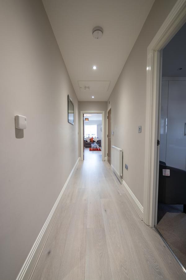 Helios Court Penthouse Serviced Apartment By Ferndale Maidenhead Exterior photo