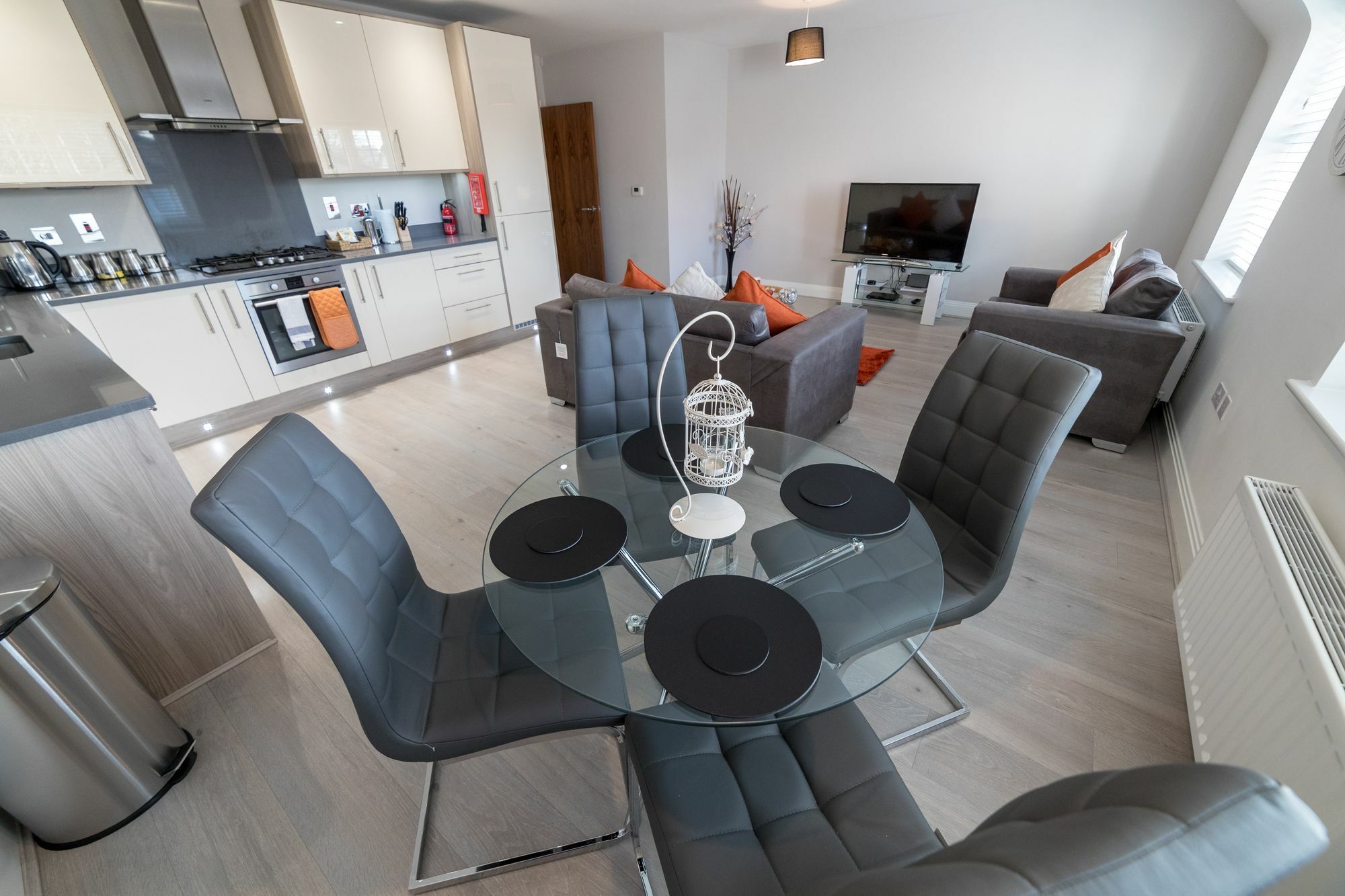 Helios Court Penthouse Serviced Apartment By Ferndale Maidenhead Exterior photo
