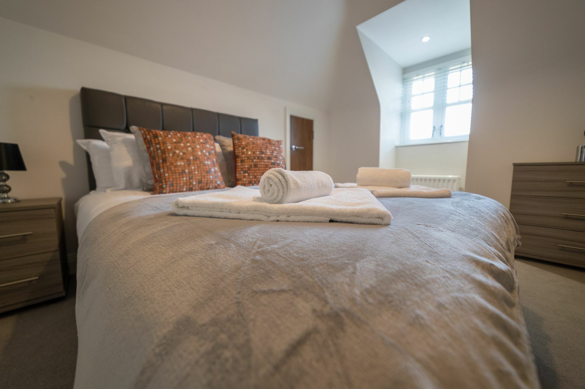 Helios Court Penthouse Serviced Apartment By Ferndale Maidenhead Exterior photo