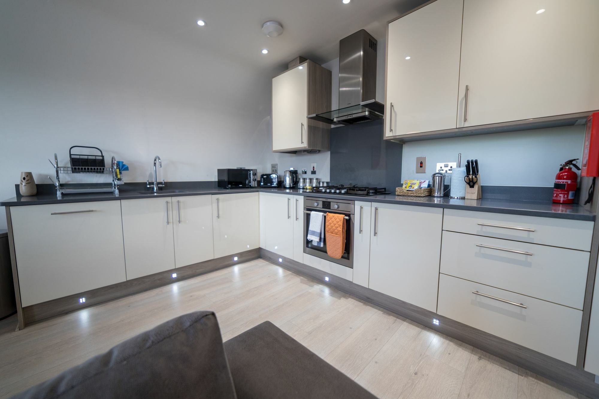 Helios Court Penthouse Serviced Apartment By Ferndale Maidenhead Exterior photo