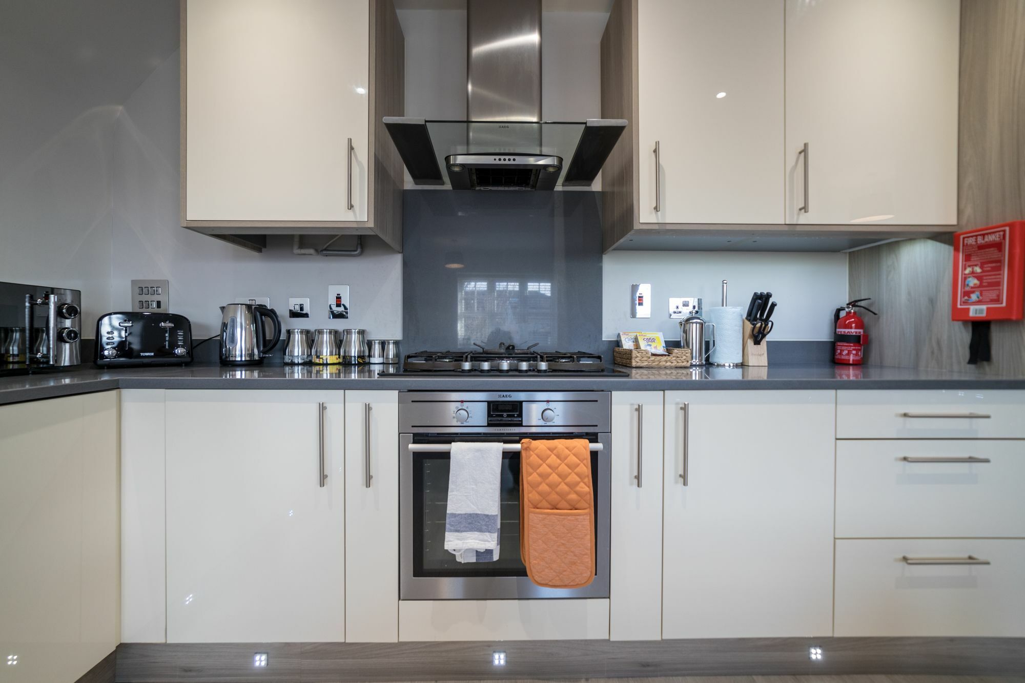 Helios Court Penthouse Serviced Apartment By Ferndale Maidenhead Exterior photo